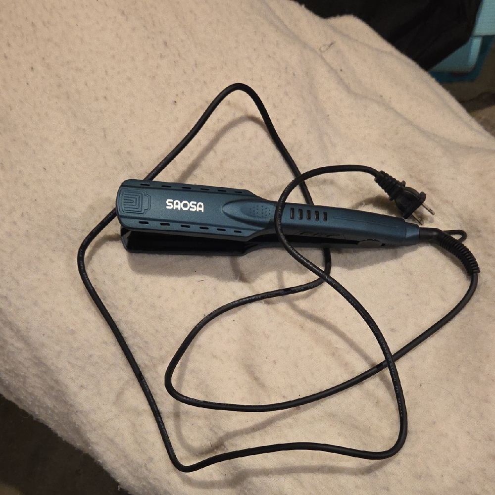 SAOSA Hair Straightener in Blue
